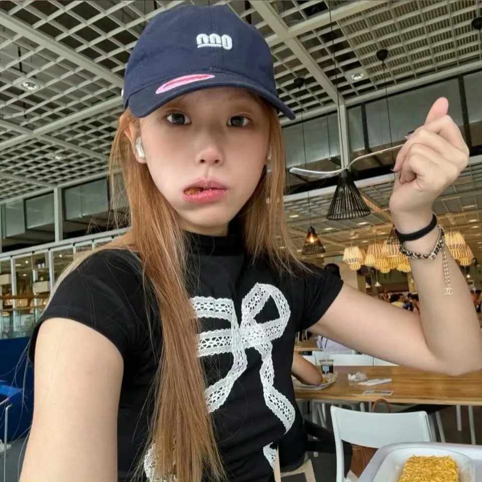粉红火鹤的神秘凝视